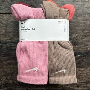 Nike Pink and Brown everyday plus women’s socks size 10-13